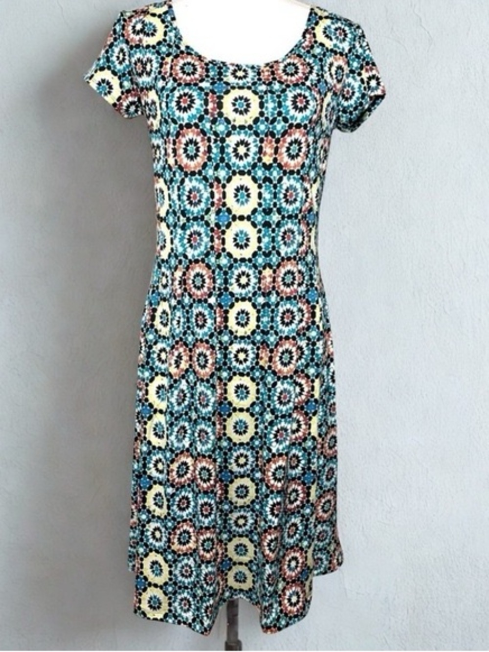 Floral Geometric Short-Sleeve Dress in Blue and Cream